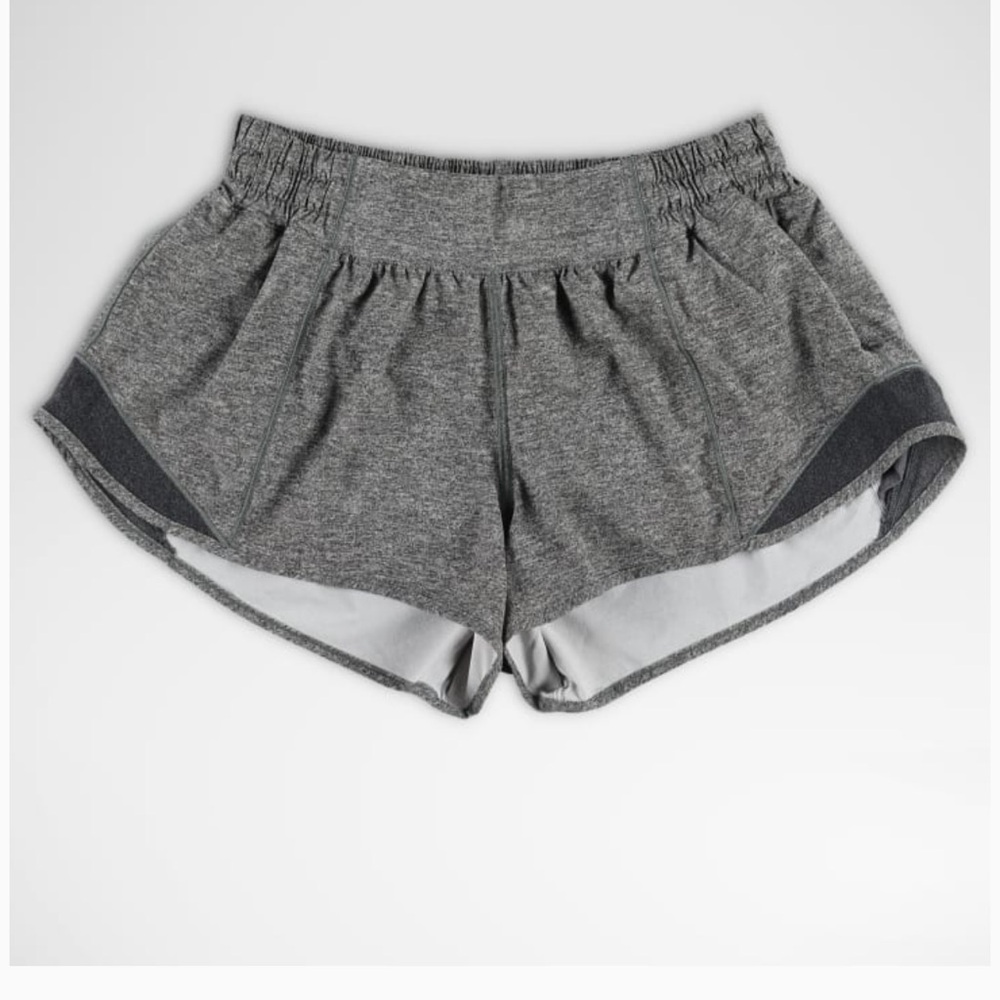 LULULEMON Hotty Hot Low-Rise Lined Short 2.5”